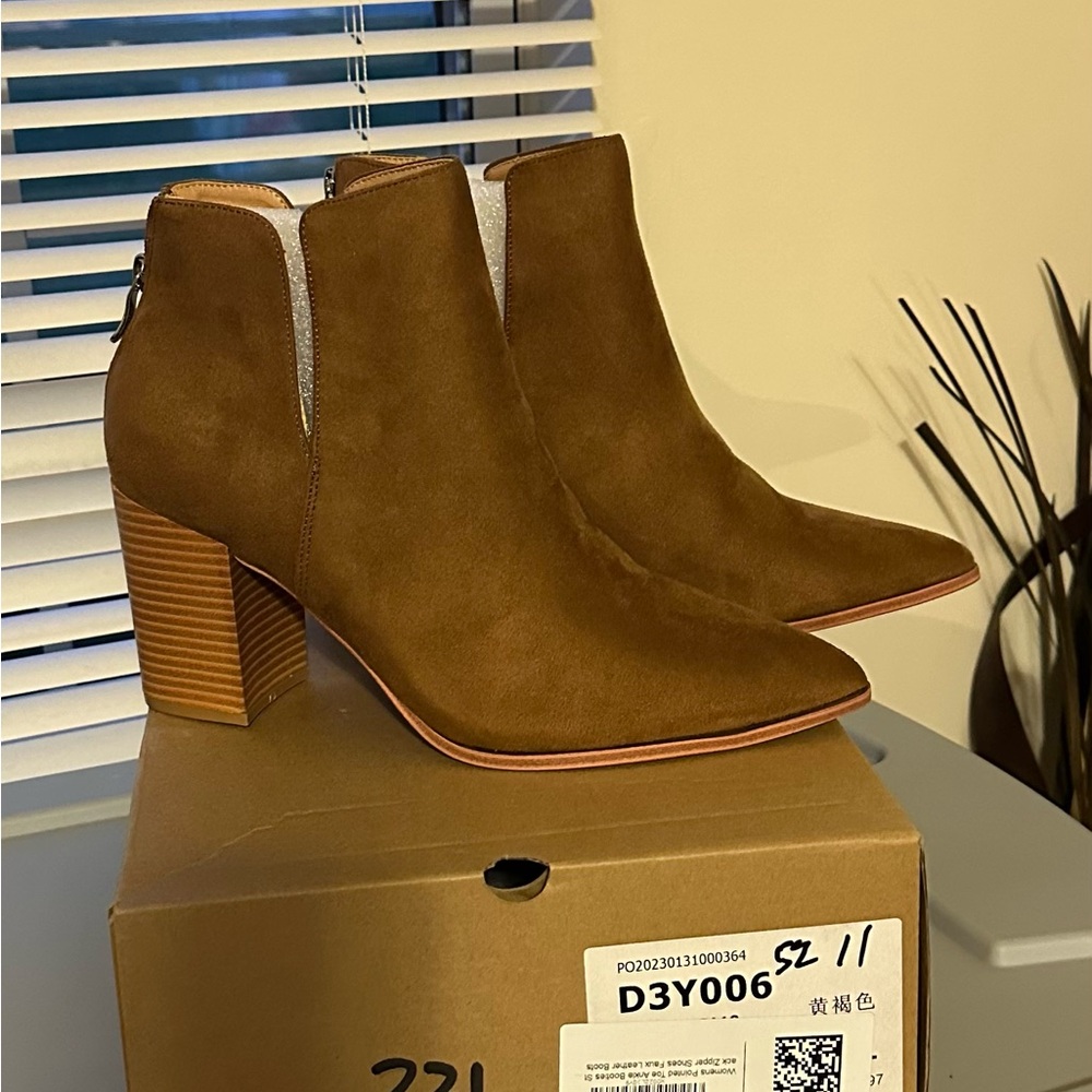 SERAIH Womens Pointed Toe Ankle Booties